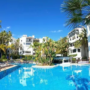 Jardines De Golondrinas With Sea Views Marbella