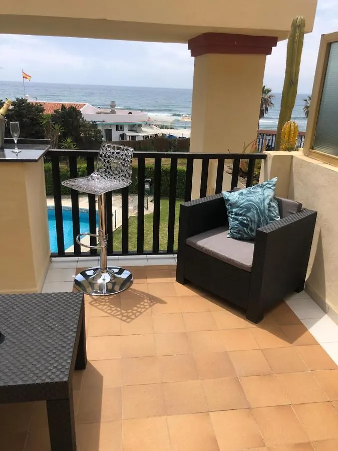 Beachfront Apartment - Sea Views - Marbella