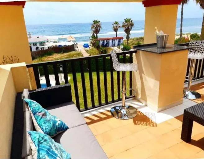 Beachfront Apartment - Sea Views - Marbella