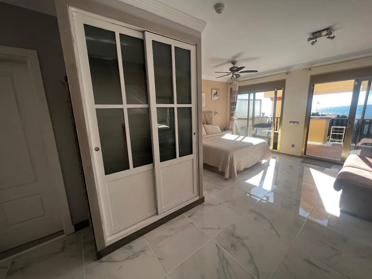 Beachfront Apartment - Sea Views - Marbella