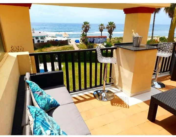 Beachfront Apartment - Sea Views - Marbella