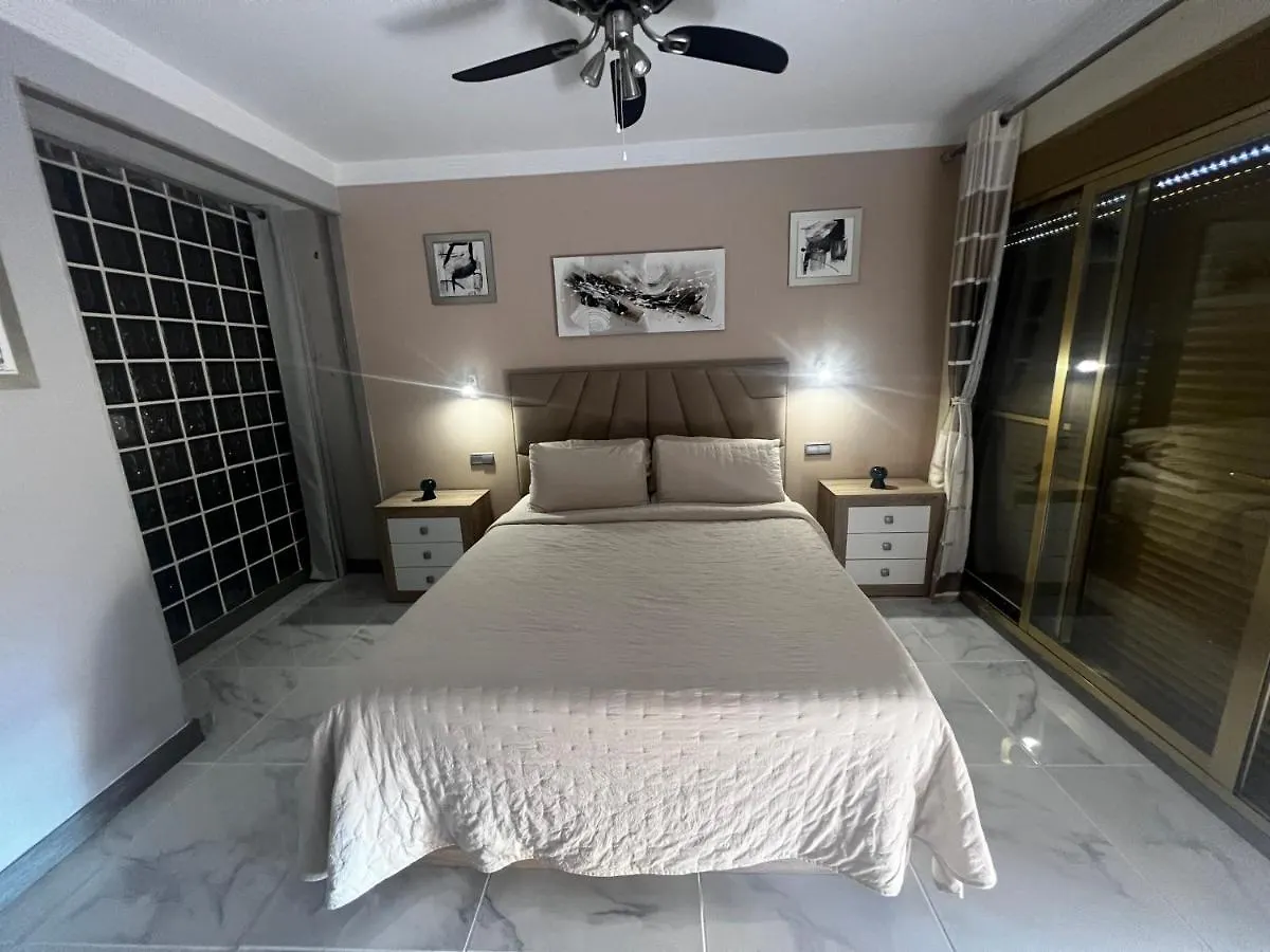 Beachfront Apartment - Sea Views - Marbella